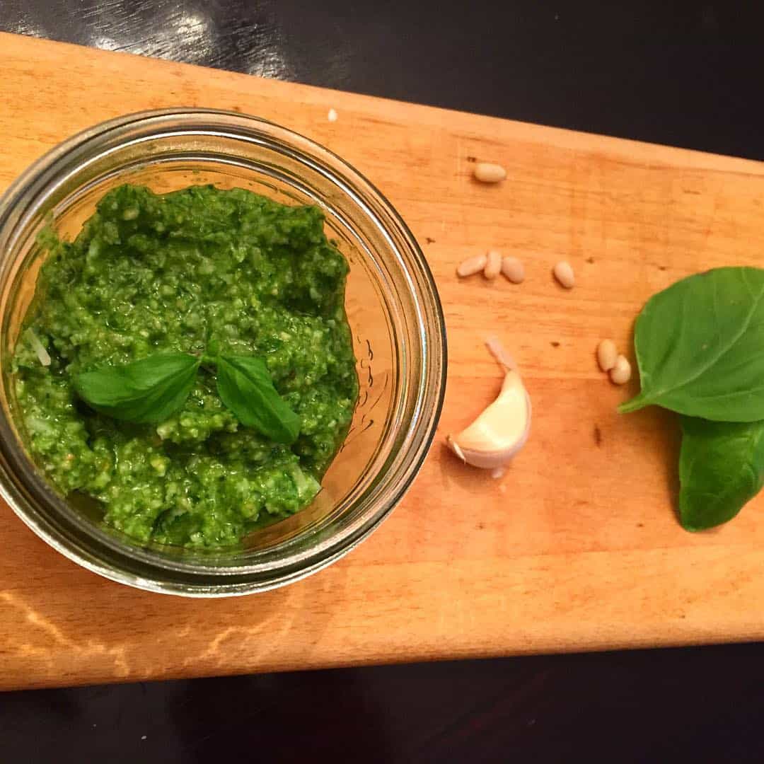 healthy pesto recipe, chicken alfredo recipe, zucchini noodles, gluten-free noodles, basil pesto recipe